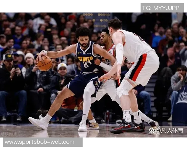 穆雷火力全开29投16中砍下43分6篮板三分球命中率高达55 穆雷火力全开29投16中砍下43分6篮板三分球命中率高达55