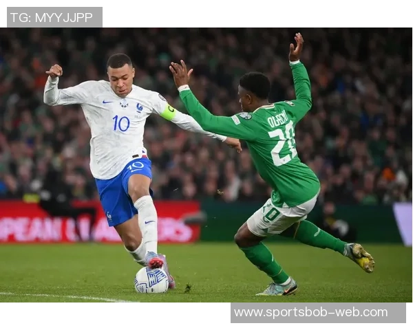 风水轮流转爱尔兰英雄帕洛特两周前戴帽昨日读秒失点令人唏嘘 风水轮流转爱尔兰英雄帕洛特两周前戴帽昨日读秒失点令人唏嘘